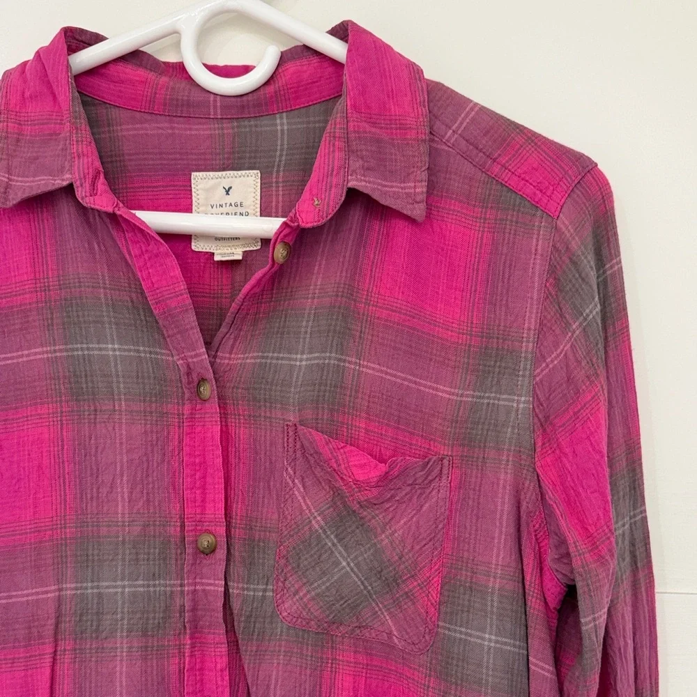 AEO Women's‎ Vintage Boyfriend Button Down Shirt